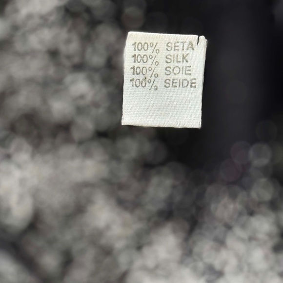 100% SILK SCARF, CHARLES JOURDAN PARIS, BLACK/WHITE, 54 x 52 INCHES, SMALL FRING - Picture 6 of 6